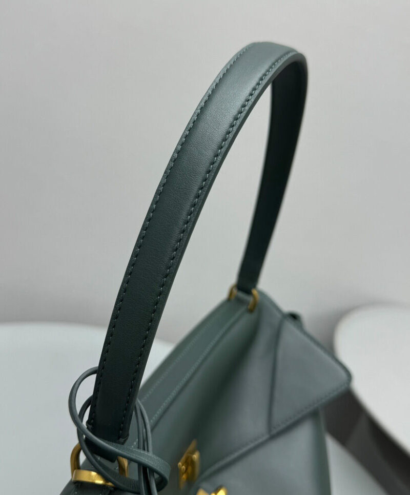 Balenciaga Rodeo Medium Handbag